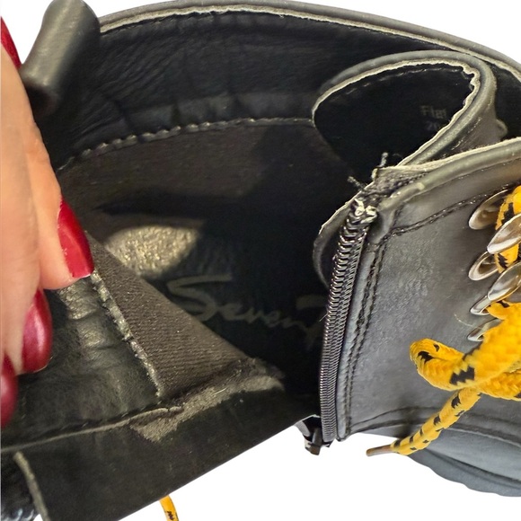 Ankle Boots black with Yellow Laces Sz 9, by se7en preppy clueless academia y2k - Picture 11 of 13